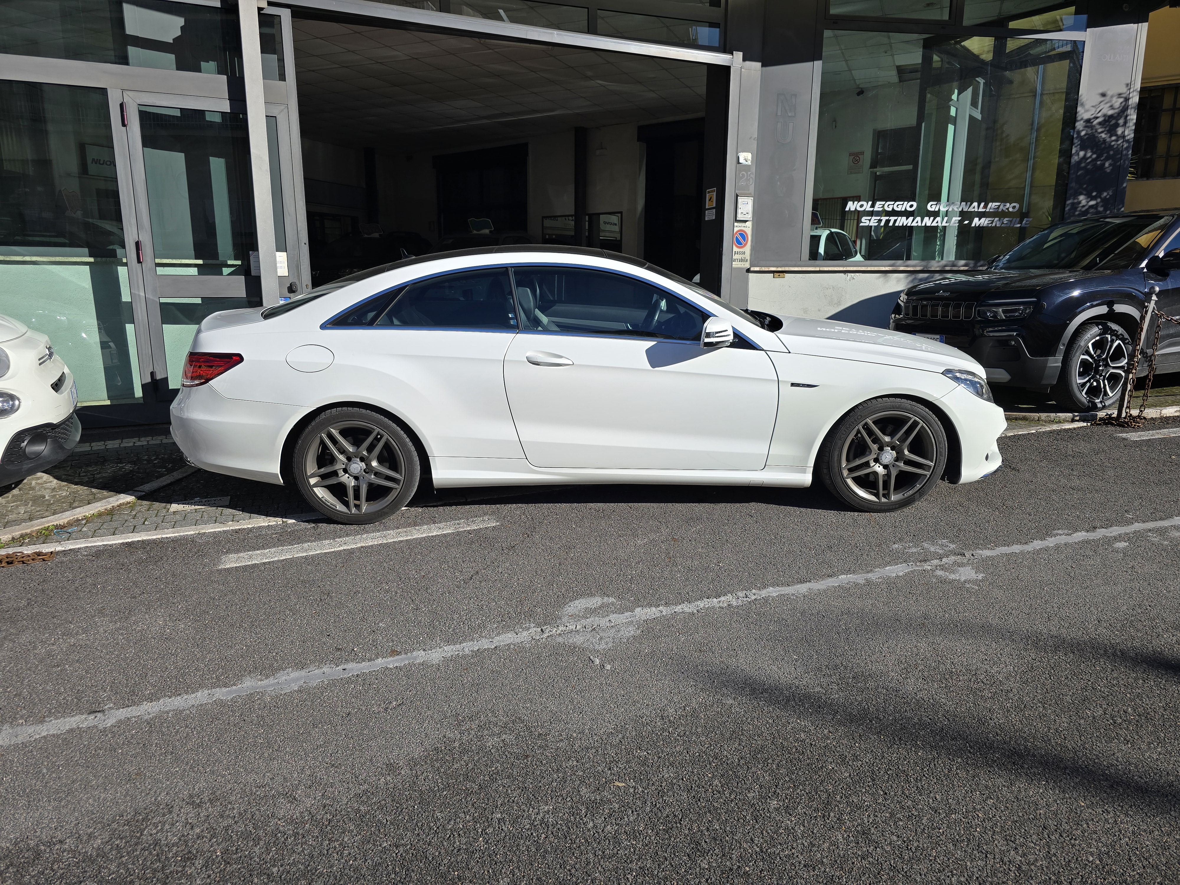 MERCEDES-BENZ E 250 d Coupé Pack AMG - Foto 2