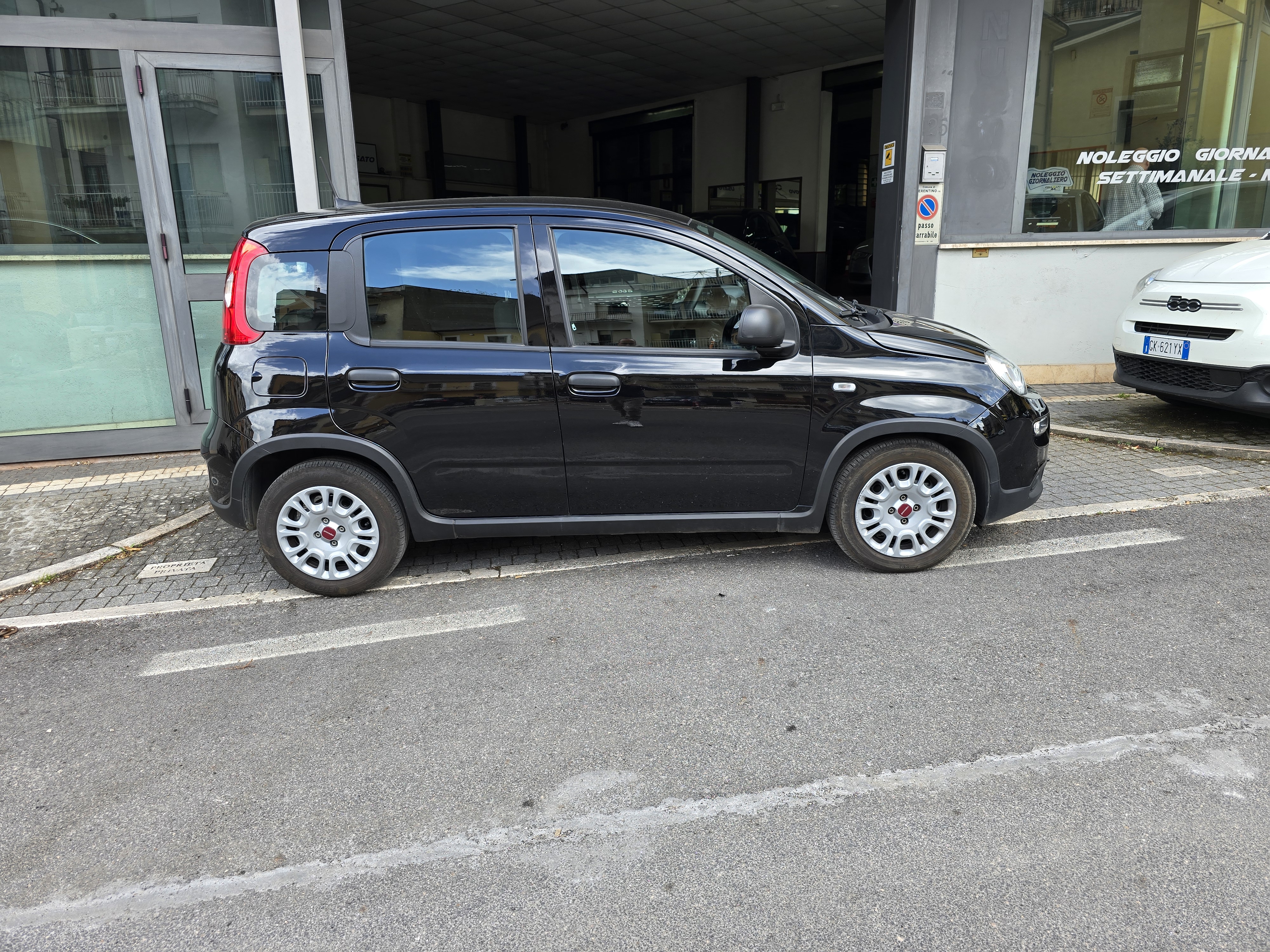 FIAT Panda 1.0 FireFly S&S 70cv Hybrid - Foto 6