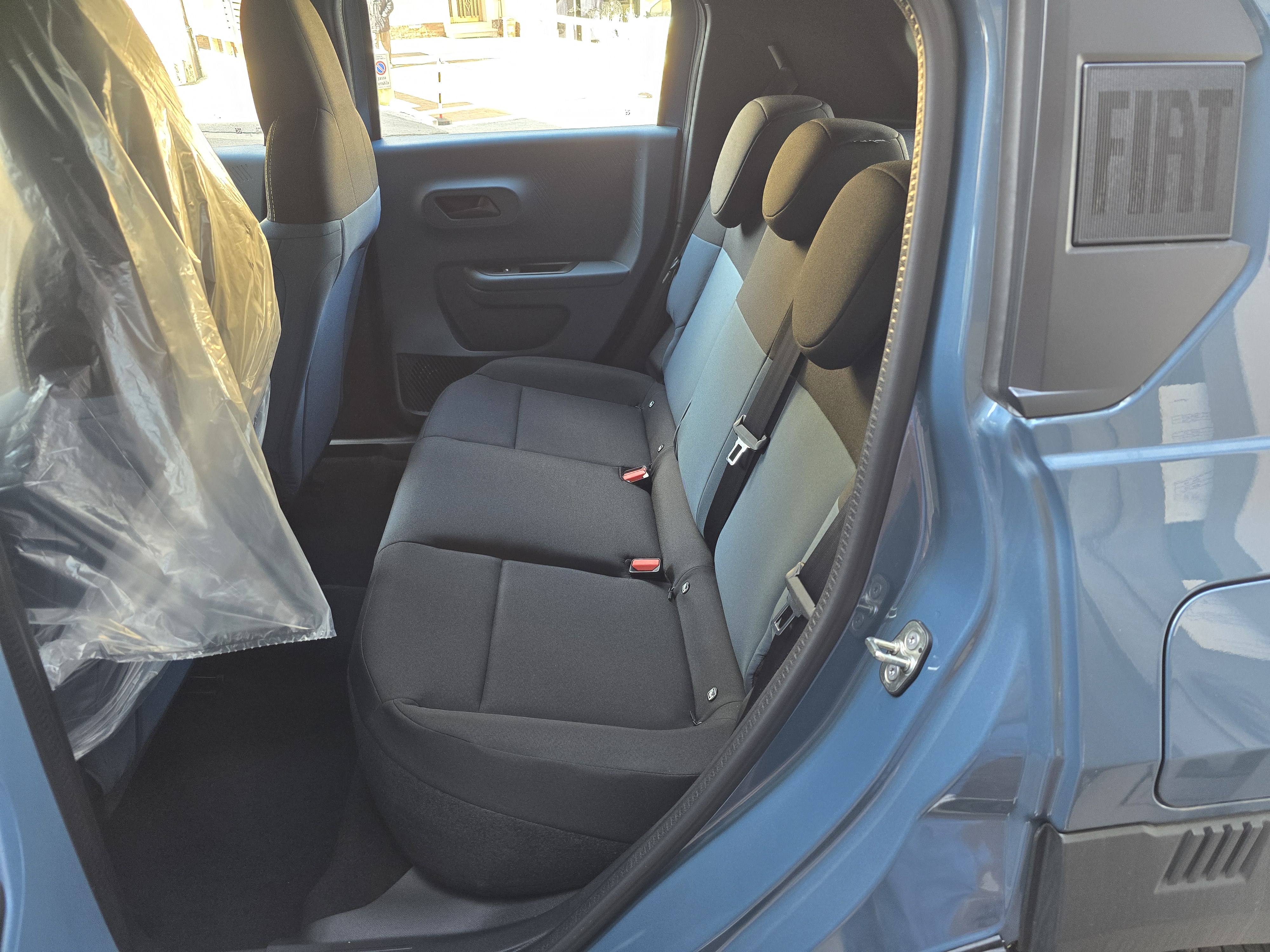 FIAT Grande Panda Hybrid ICON 1.2 81kW (110cv) auto - Foto 3