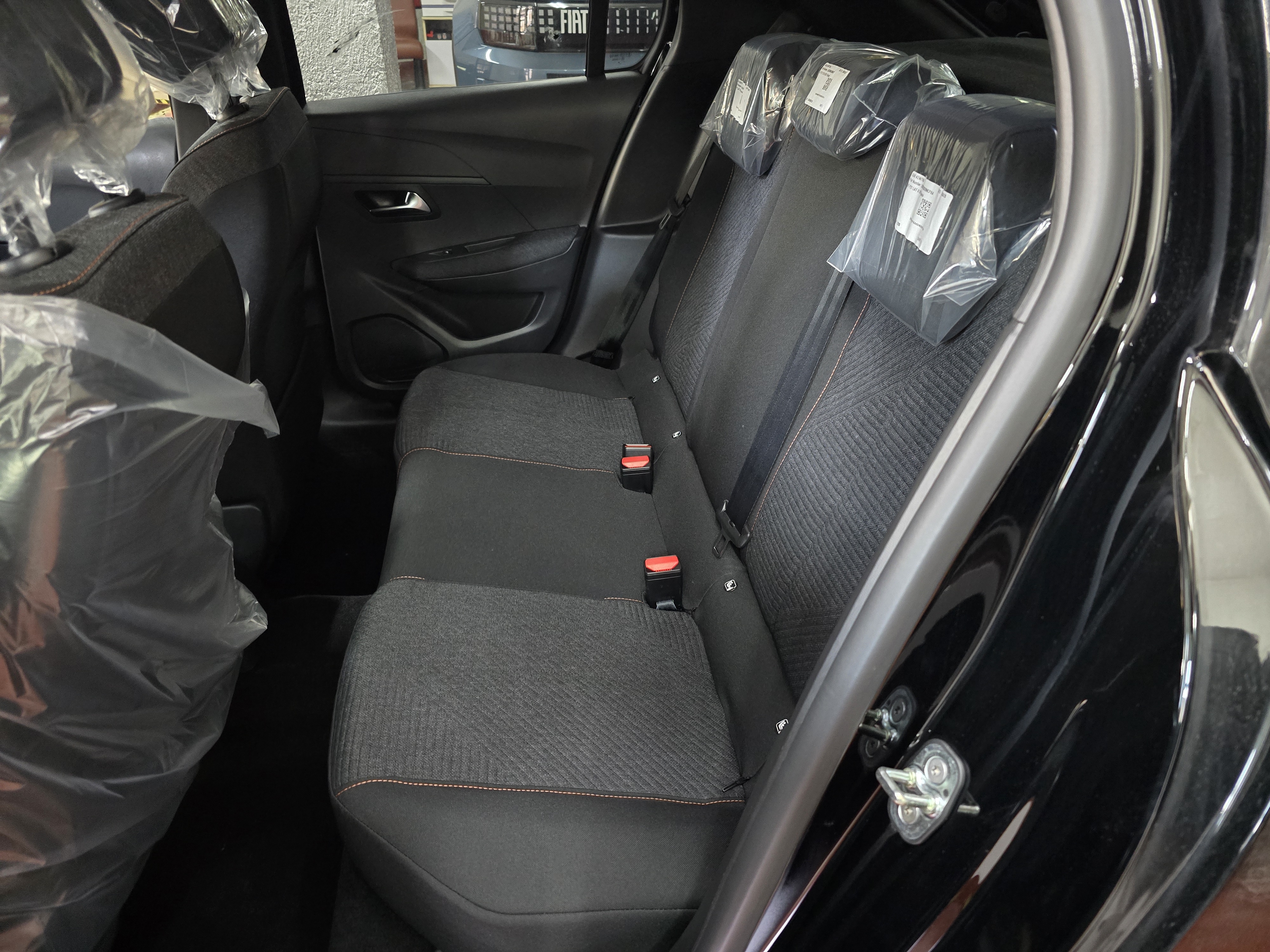 PEUGEOT 208 Edition Turbo 100cv miniatura 8