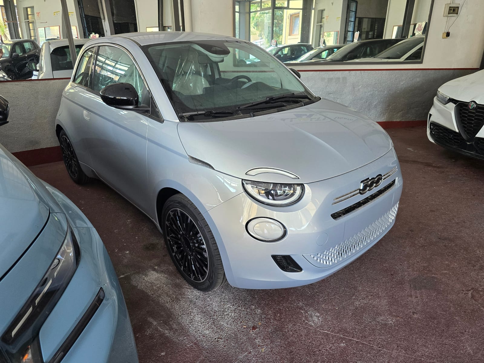 FIAT 500 1.0 Hybrid ICON miniatura 2
