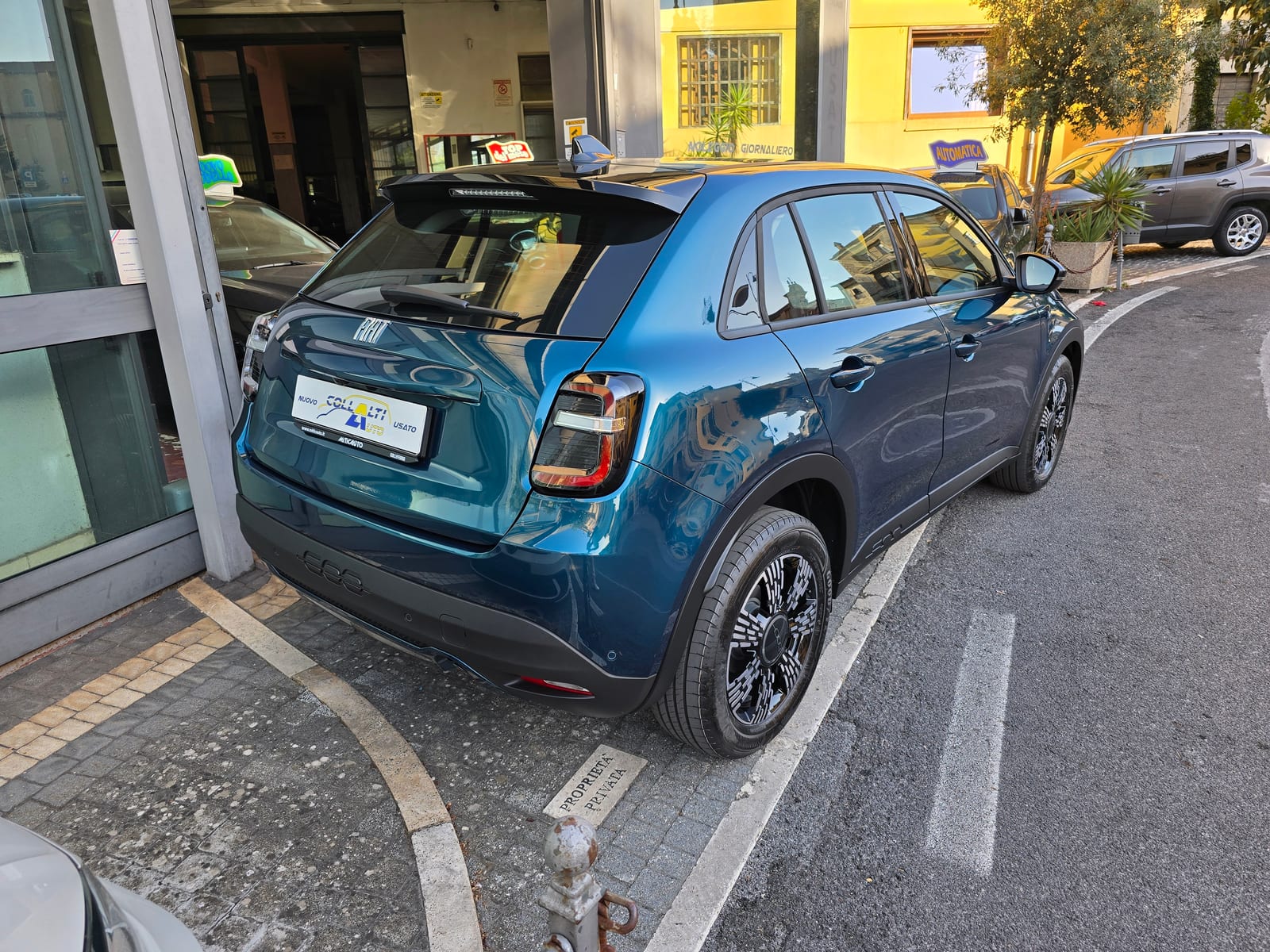 FIAT 600 1.2 Hybrid 100cv Icon miniatura 2