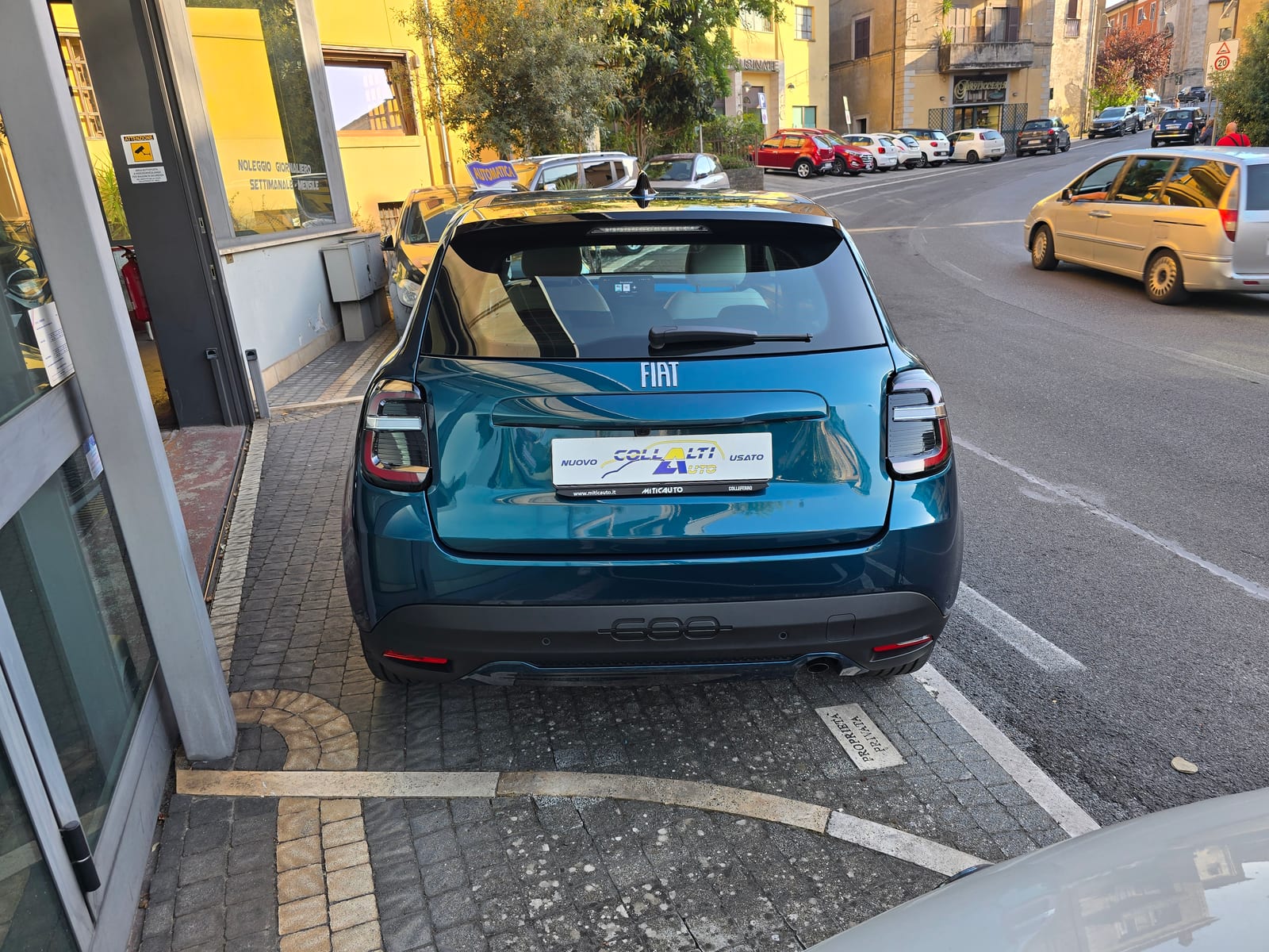 FIAT 600 1.2 Hybrid 100cv Icon miniatura 4
