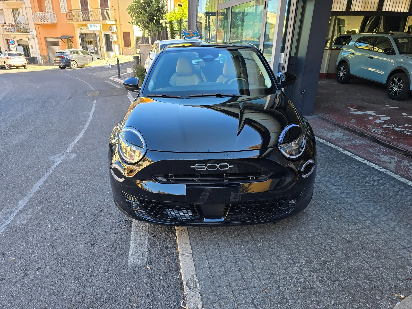FIAT 600 1.2 Hybrid 81kW (110cv) Icon miniatura 3
