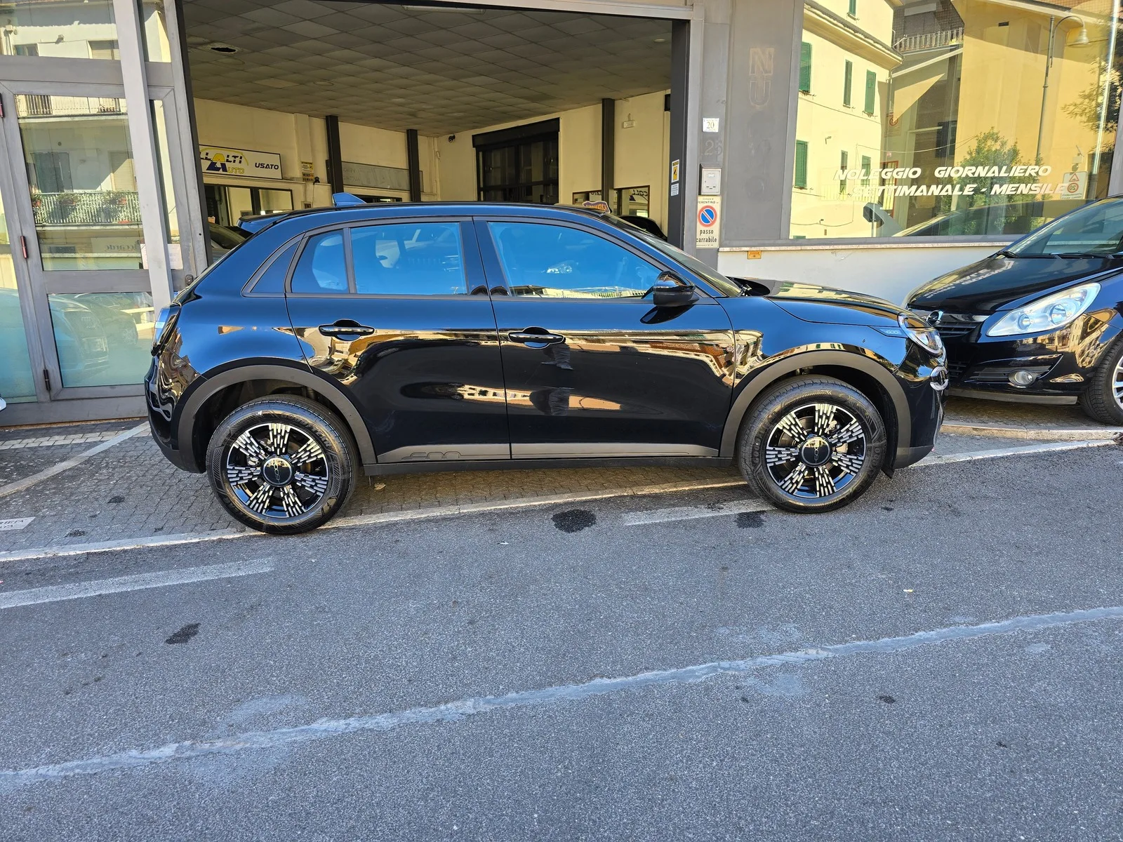 FIAT 600 1.2 Hybrid 81kW (110cv) Icon miniatura 4