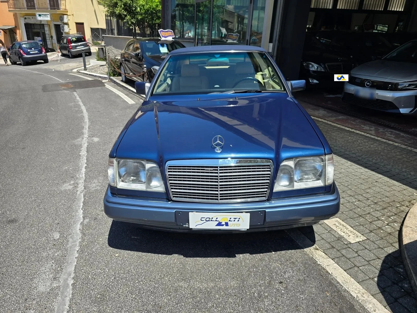 Mercedes E 200 cabrio miniatura 3