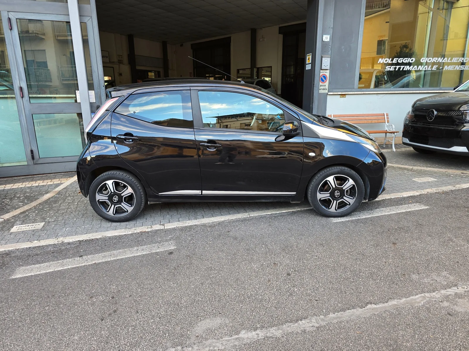 TOYOTA Aygo x-clusiv 1.0 VVT-i 69cv 5 porte miniatura 8