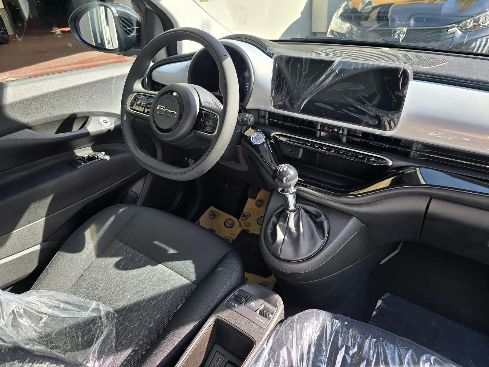 FIAT 500 1.0 Hybrid 65cv ICON miniatura 5